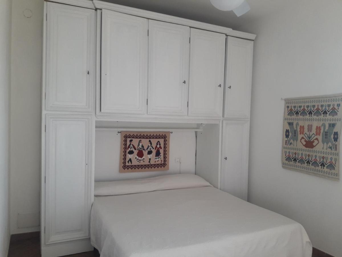 Bed and Breakfast Il Ginepro Di Стинтино Номер фото